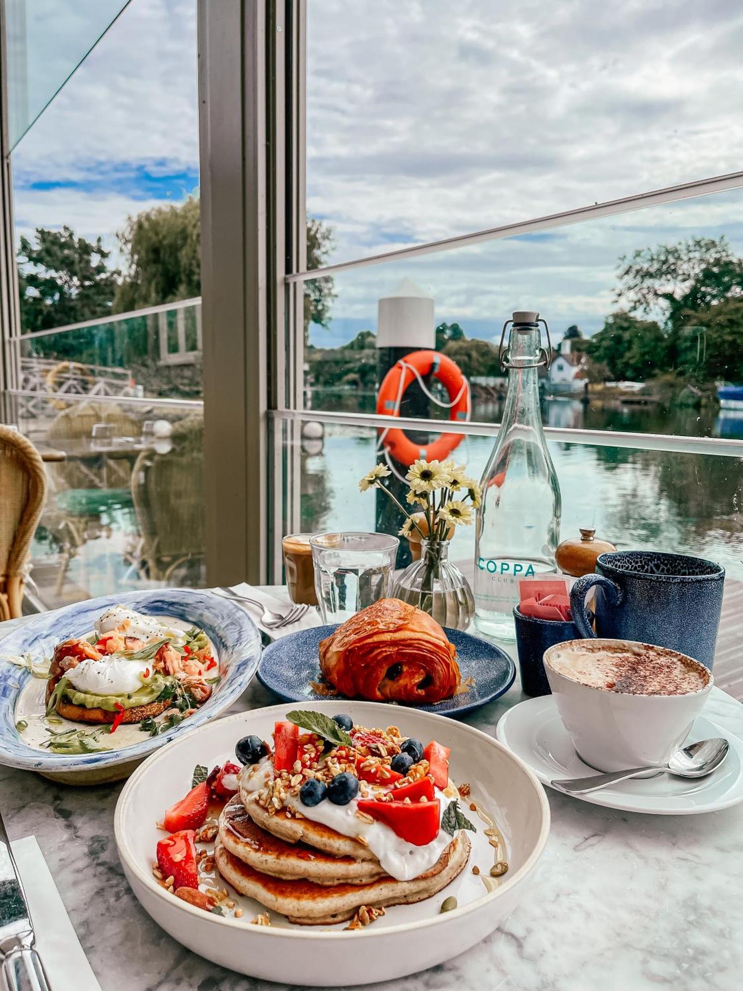 The Swan, Streatley, Berkshire Hotel Ngoại thất bức ảnh